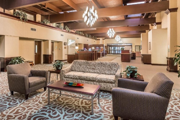 Holiday Inn Chicago North - Gurnee image 17